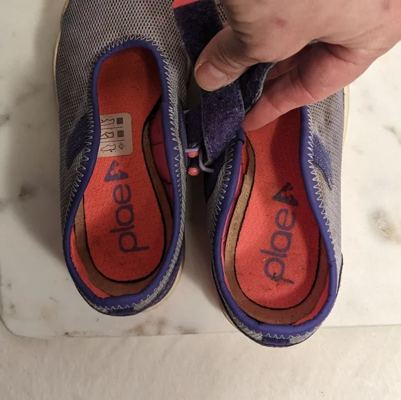 PLAE Chloe Passion Flower Sneaker Flex Sole Toe Guard Youth 11 Euro 28 - Picture 7 of 8